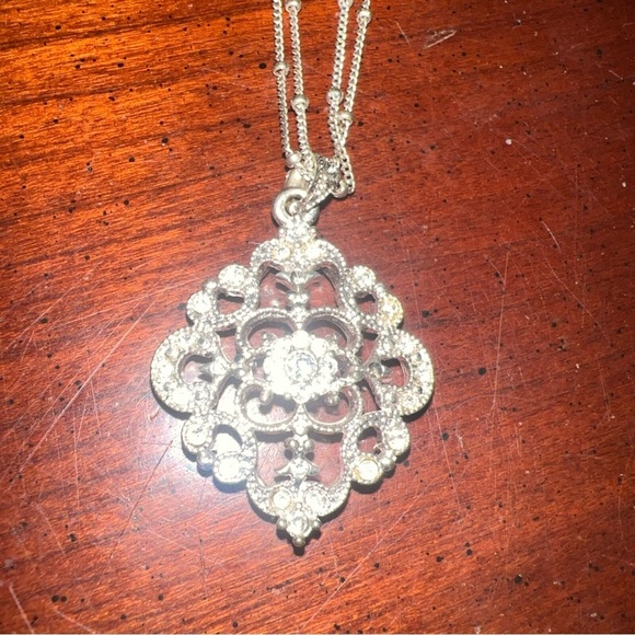 Avon Drop Necklace And Earrings Set Silvertone Vintage Obsolete - Picture 1 of 10